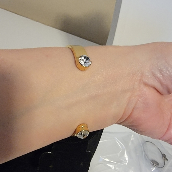 Good As Gold Cuff Bracelet Gold Tone Crystal Ends Spade Mark - Picture 4 of 10